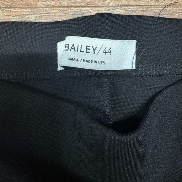 Bailey 44 Pull-On Black Cropped Pants W/ Lace Hem Size Small - Picture 4 of 4
